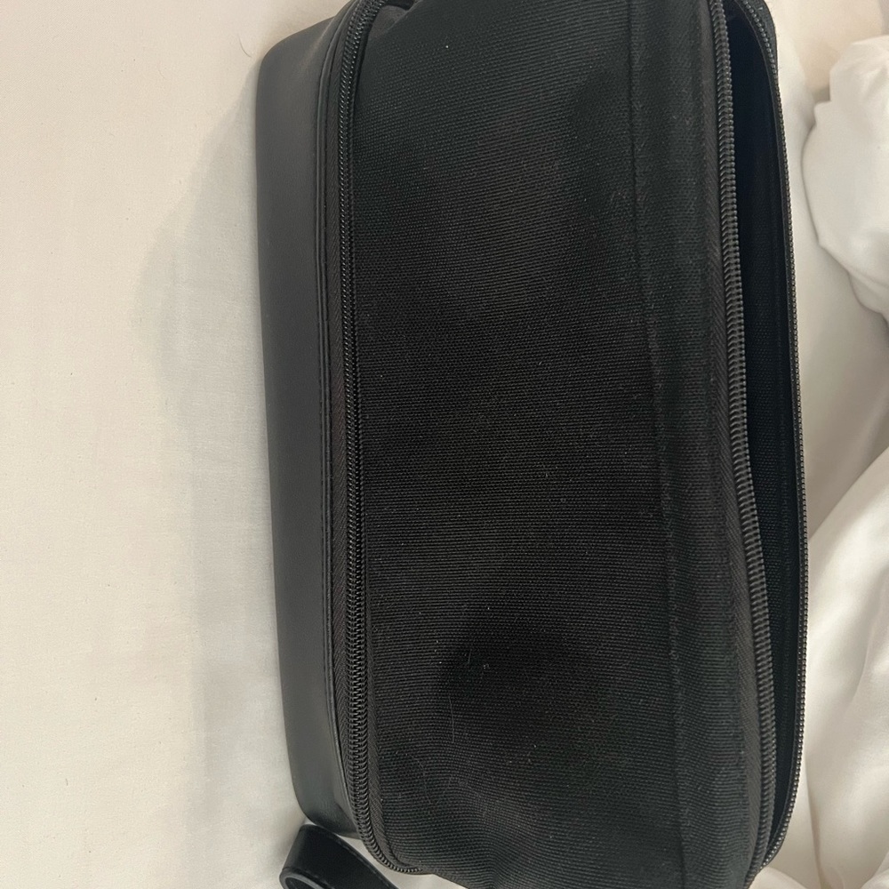 BEIS The Dopp Kit in black